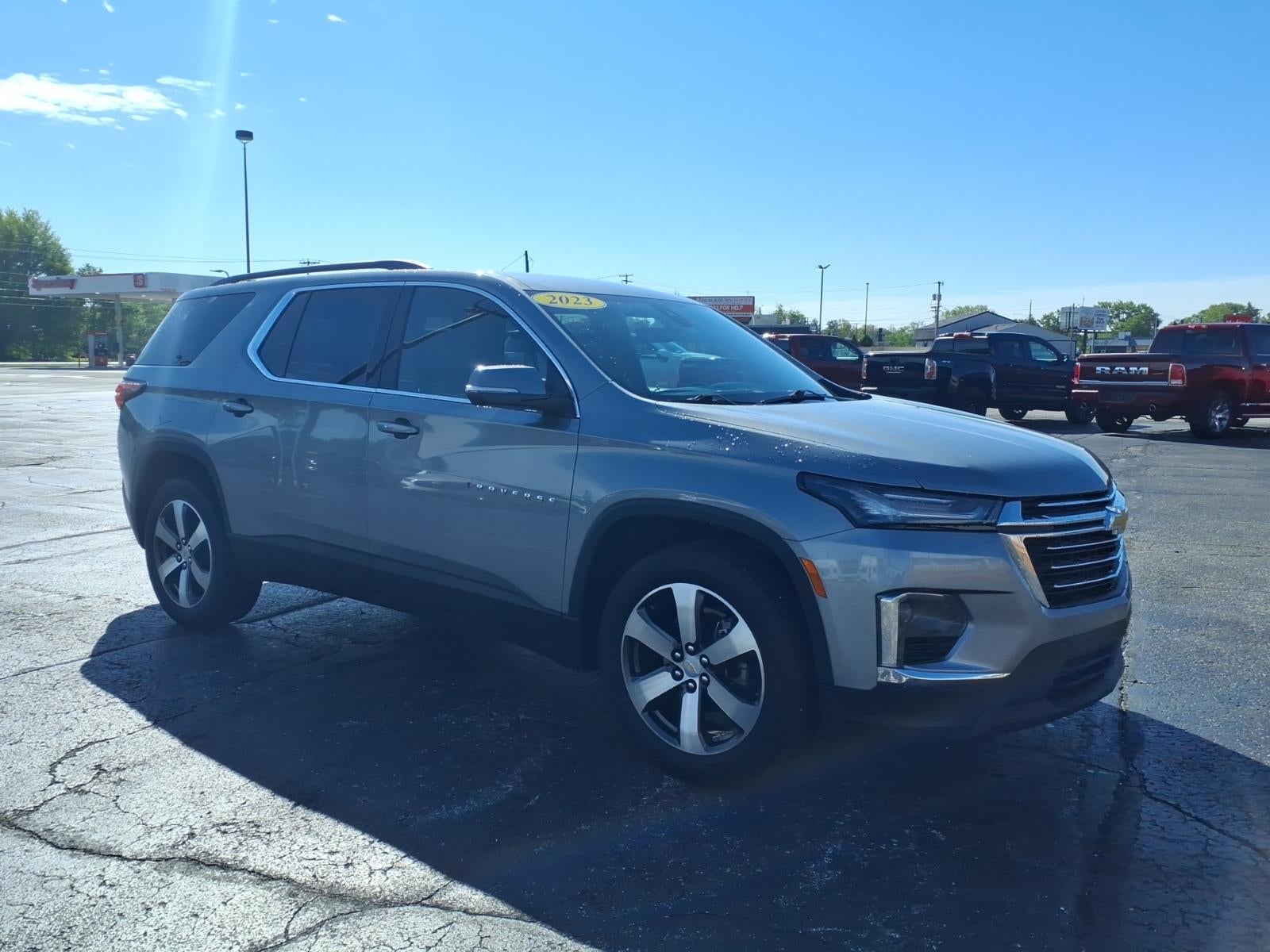 2023 Chevrolet Traverse LT Leather