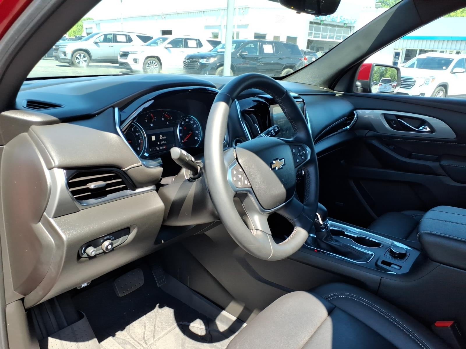 2023 Chevrolet Traverse LT Leather
