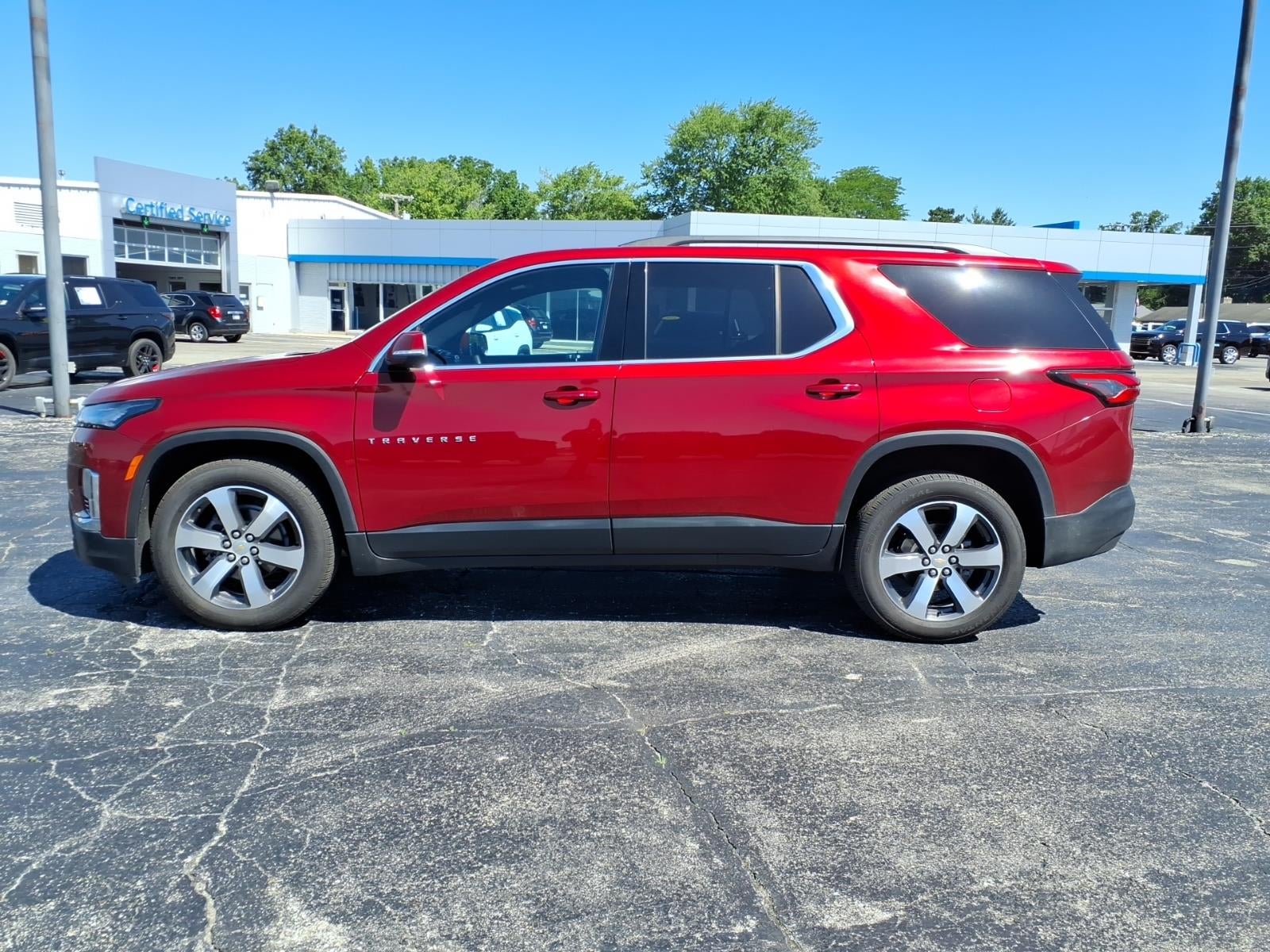 2023 Chevrolet Traverse LT Leather