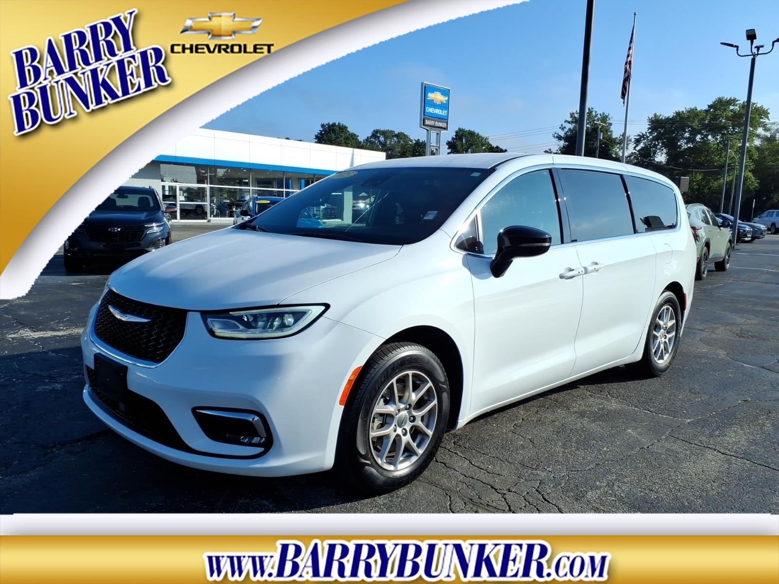 2025 Chrysler Pacifica Select