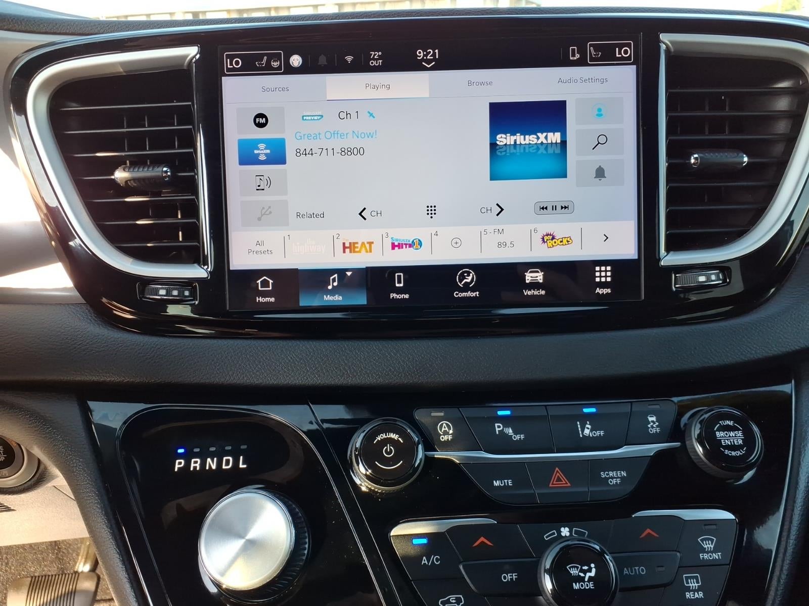 2025 Chrysler Pacifica Select