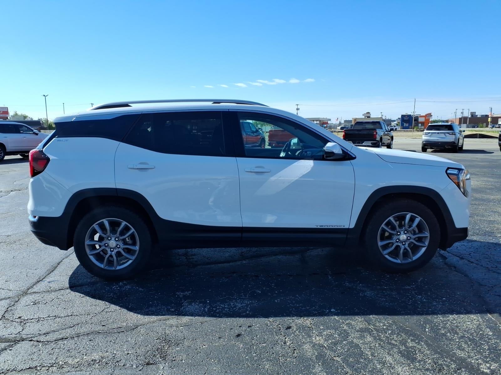 2024 GMC Terrain SLT
